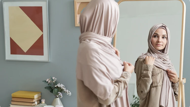 Die Körperwahrnehmung wird von Endometriose stark beeinflusst.