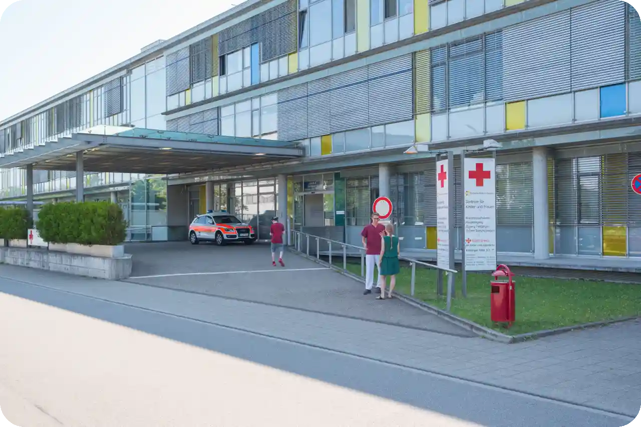 Außenansicht Städtisches Klinikum Karlsruhe (Foto: Markus Kümmerle)